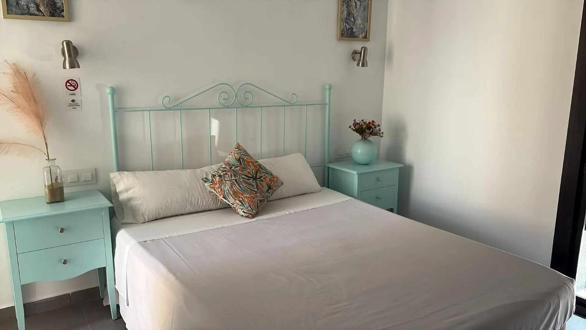 Barbate Rooms Olehousing Hotel